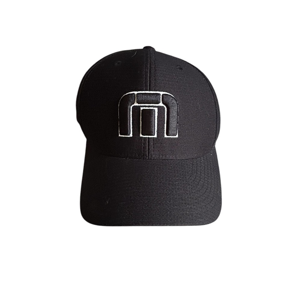 Travis Matthew’s black B-Bahamas fitted hat men’s XS